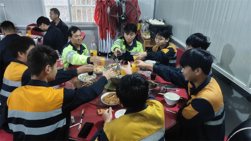 明月寄相思,中秋共團圓